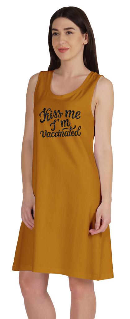 Inkmeso Kiss Me I  M Vaccinated T-shirt Funny Pro Vaccine Summer Scoop Neck