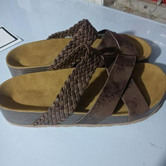 Dámské ležérní sandály s tlustou podrážkou a křížovými pásky ve velkých velikostech