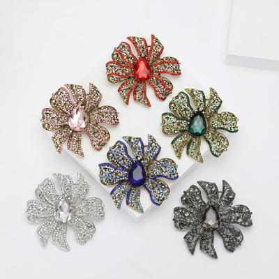 Heavy Industry Rhinestone Hollow Flower Brooch High-End Women'S Clothing Corsage Jewelry Pin