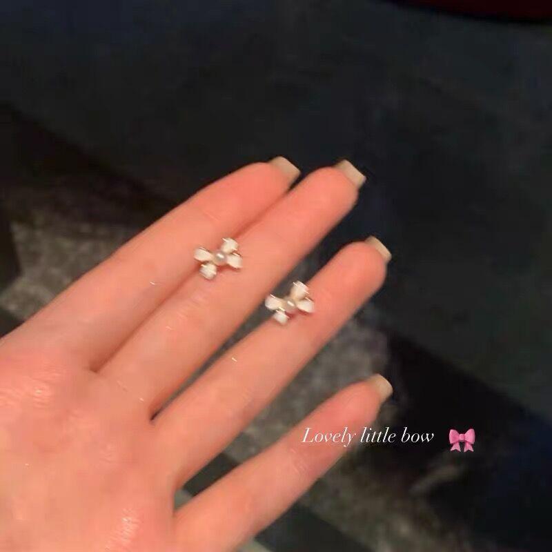 Gentle bow pearl stud earrings New trendy ear clips Women s no earrings Earrings Temperament Premium earrings