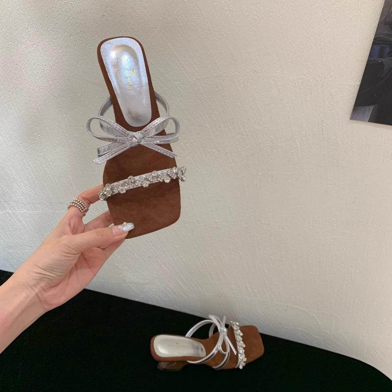 Schleife Strass Ein-Wort-Slipper Damen Sommer neu super ausländischer Stil vielseitige Mode Keilabsätze High Heels mit Rock Schuhe