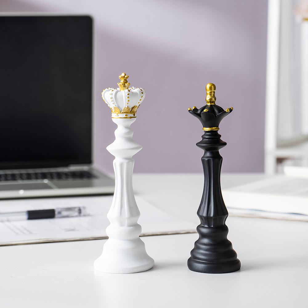 Small International Chess Resin Ornament - Desktop Decor with King, Queen & Horse Pieces