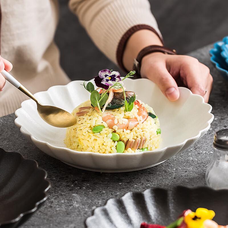 Nordic Scalloped Ceramic Deep Serving Plate