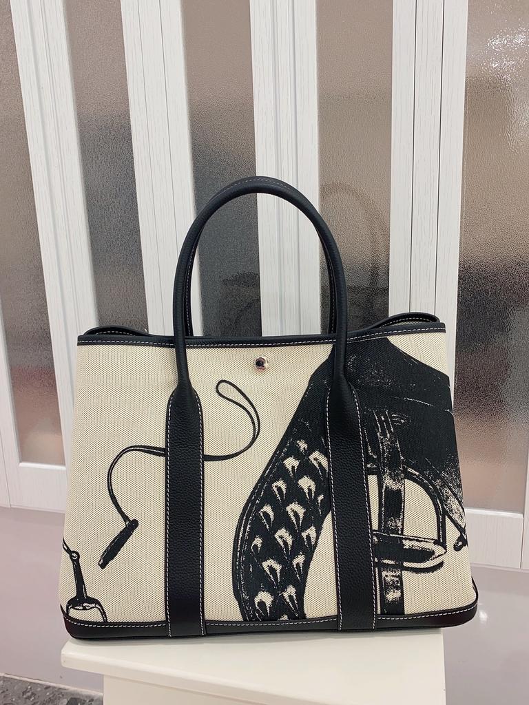 2025 Canvas With Top Layer Cowhide Women's Bag Garden Handbag Large Capacity Leather Contrasting Single Shoulder Tote