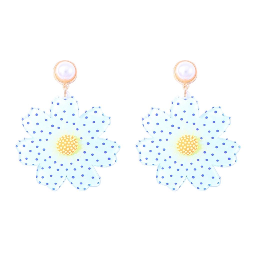 Fashion fresh and sweet polka dots exaggerated flower imitation pearl stud earrings French gentle and elegant travel exquisite woman