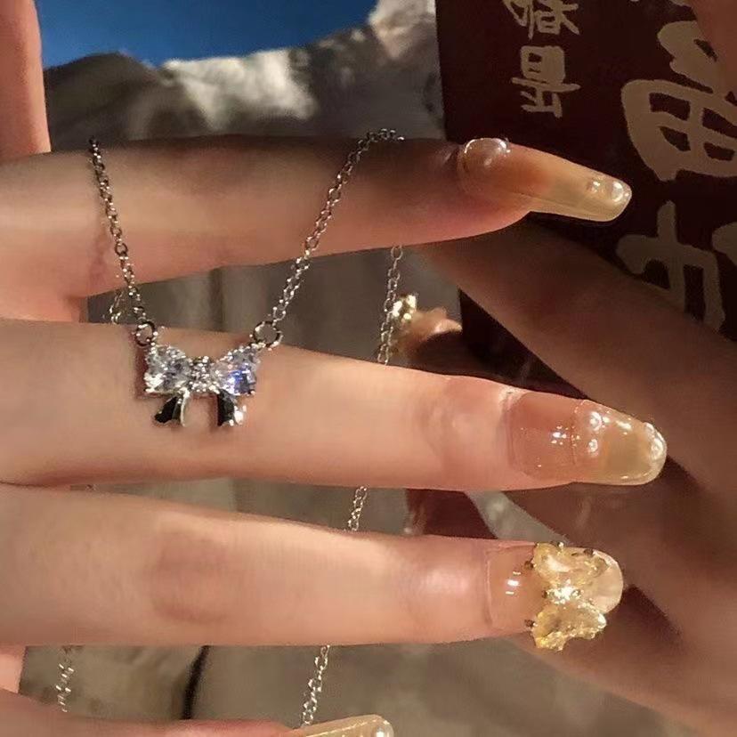 Elegant Heart-Shaped Bow Necklace, Zircon Pendant, Simple Women's Jewelry
