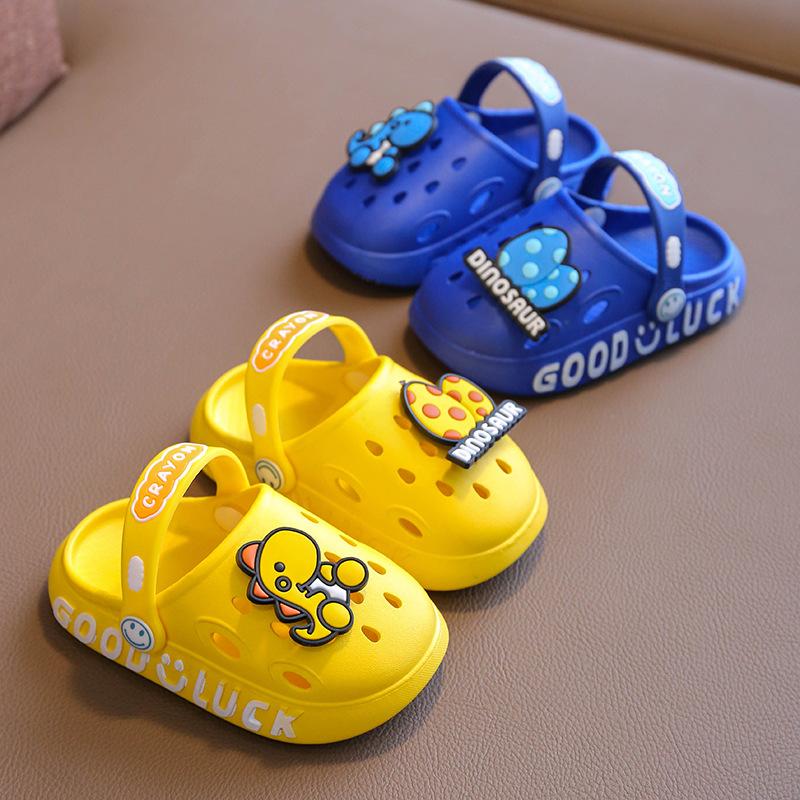 Çocuk Sandaletleri ve Terlikler Yaz Erkek ve Kız Karikatür Dinozor Ev Kapalı Kaymaz 1-3 Yaşında 2 Çocuk Delik Bebek Terlik