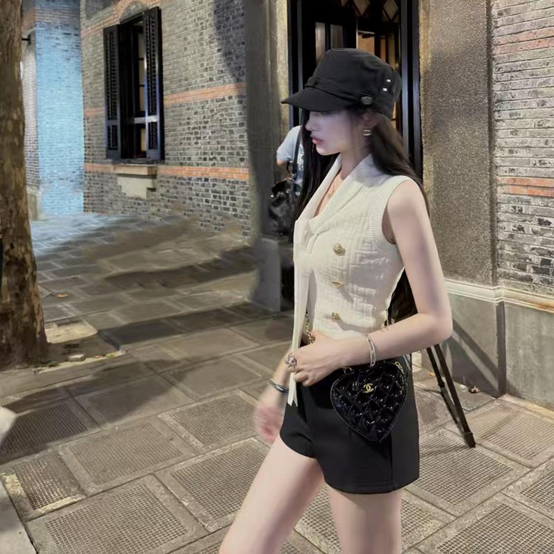 Black sexy ladies small fragrance knitted sleeveless vest, design sense slim short V-neck sleeveless top women2713#