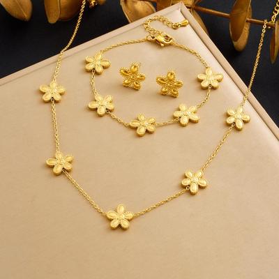 Elegantes koreanisches Stil Goldplattiertes Blumenanhänger Halsketten-Set aus Edelstahl