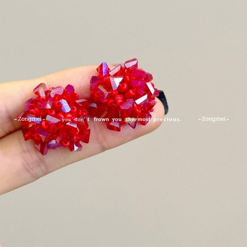 Blue beaded stud earrings heavy industry hand-woven hydrangea earrings white holiday wind ear clips mosquito coil disc s