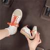 Frühjahr/Sommer 2026: Neue, dünne und modische Damen-Sneaker mit Schnürung – vielseitig kombinierbar, mit weicher Sohle und farblich abgestimmten Details.
