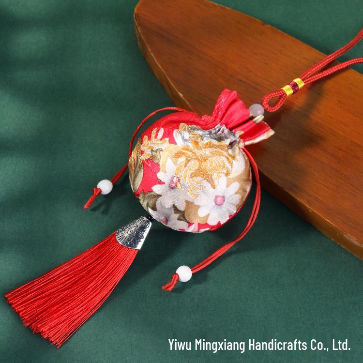 Chinese Mugwort Sachet: Traditional Herbal Mosquito Repellent Car Ornament - Dragon Boat Festival Pendant
