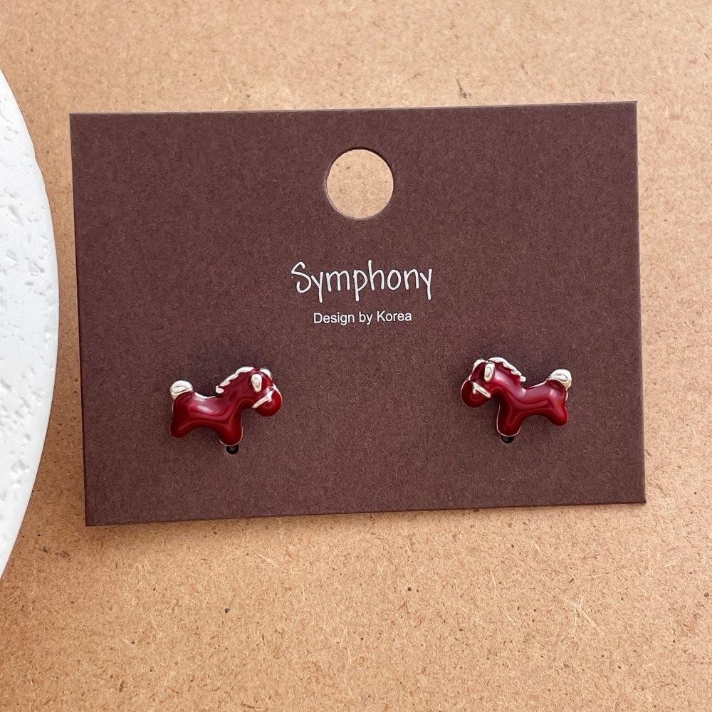 

Funny Red Black Enamel Cartoon Horse Pendant Small Stud Earrings For Women Gold Plated Alloy New Year Festival Fashion Jewelry червоний