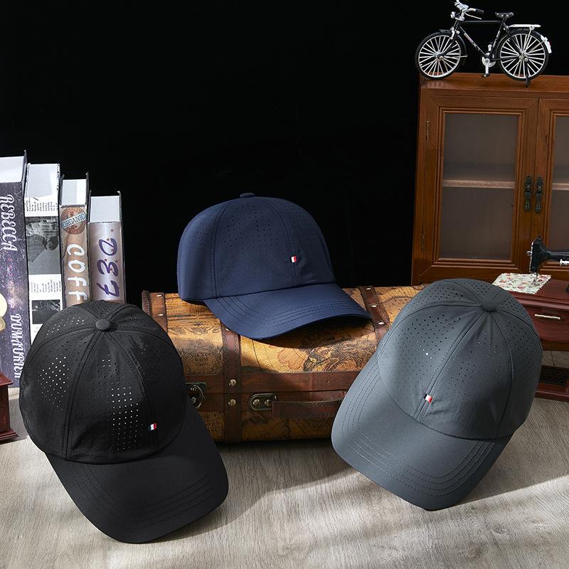 Sommerpersonligheten til den nye broderte baseballcapen kvinnelig utendørs sport myk hatt menn enkel fritid hundre med andetungehette