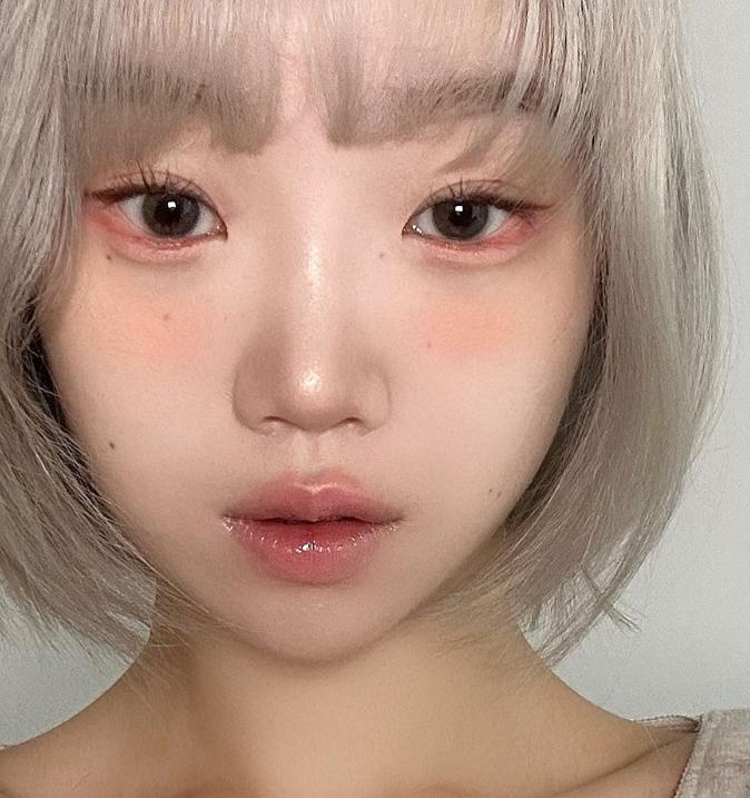 Too cool for school Smudging Triangular Eyeliner 8 Colors | Multi-Use Eye Pencil