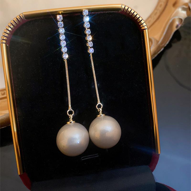 French pearl oval shell earrings white flower high-end stud earrings fashion temperament light luxury earrings women