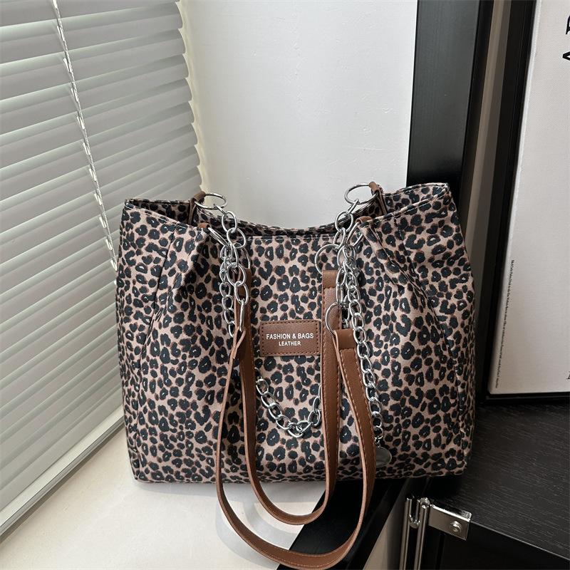 Large Capacity Women's Armpit Bag New Trendy Fashion Shoulder Bag Casual Versatile Commuter Tote Bag