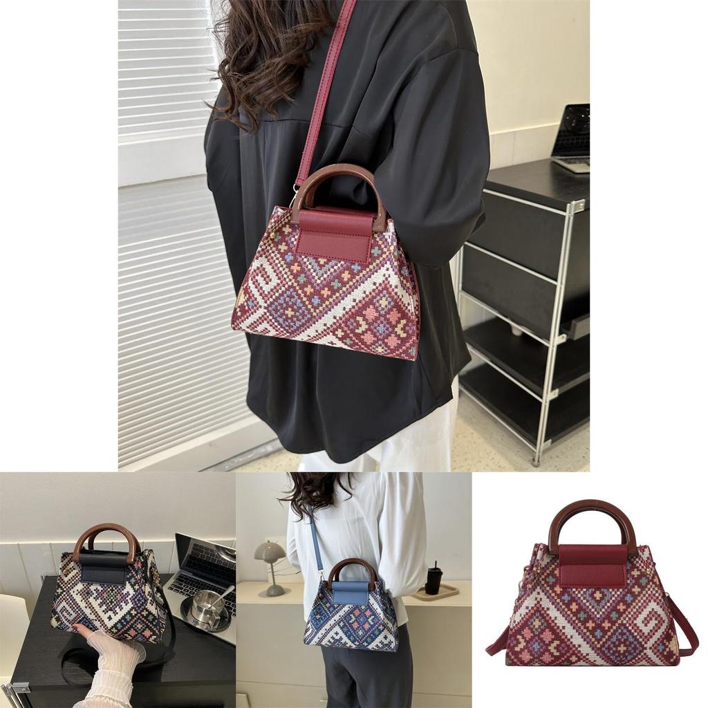Trendy Street Style Pu Material Shoulder Bag For Women In Black Blue Red