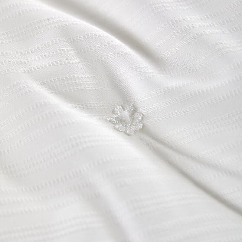 Muji Satin Mulberry Silk All-Season Comforter