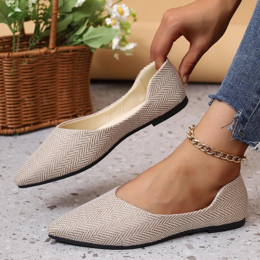 Korean Version of Foreign Trade New Pointed Embossed Flat Bottom Shallow Mouth Single Shoes Women's Large Size V Mouth Breathable Lazy Work Shoes