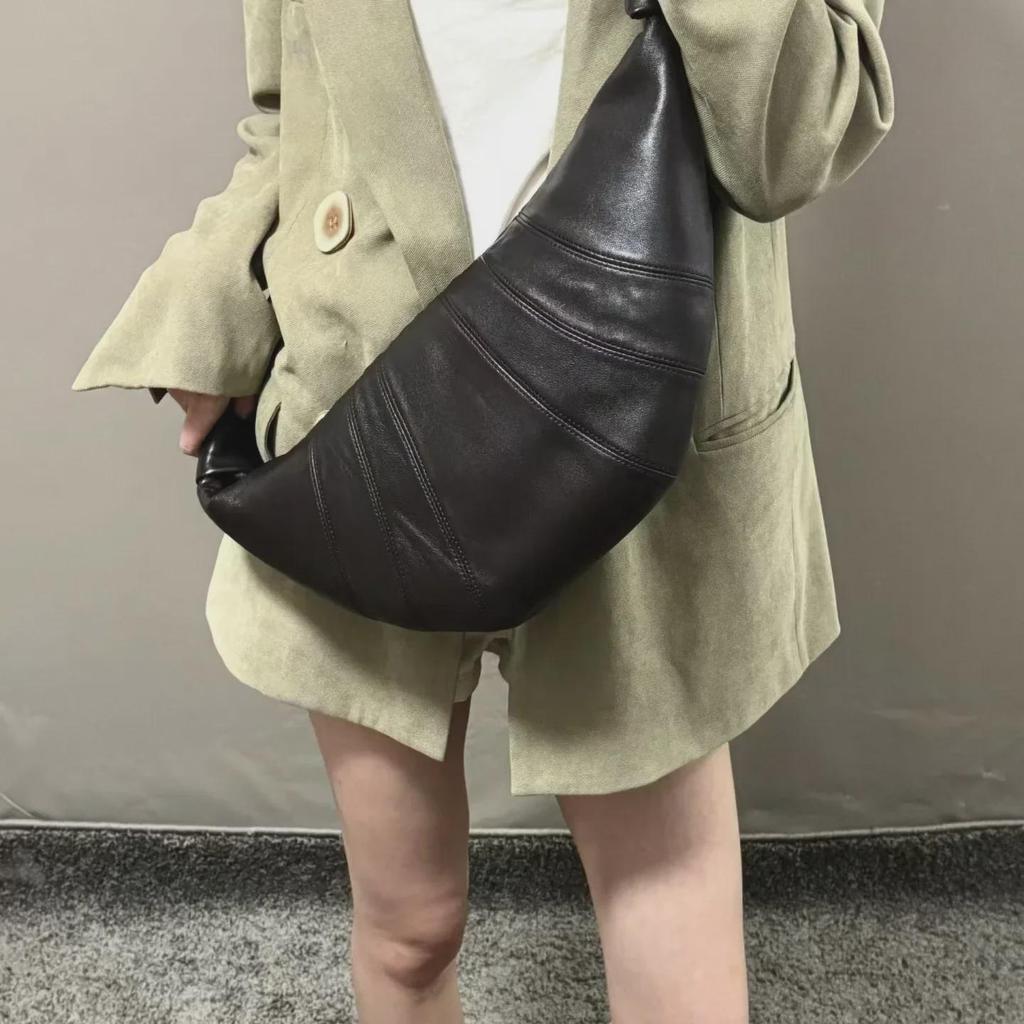 Prawdziwa Torba Croissant ze Skóry Owczej 2024: Nowa torba listonoszka o teksturze skóry w neutralnym, swobodnym stylu