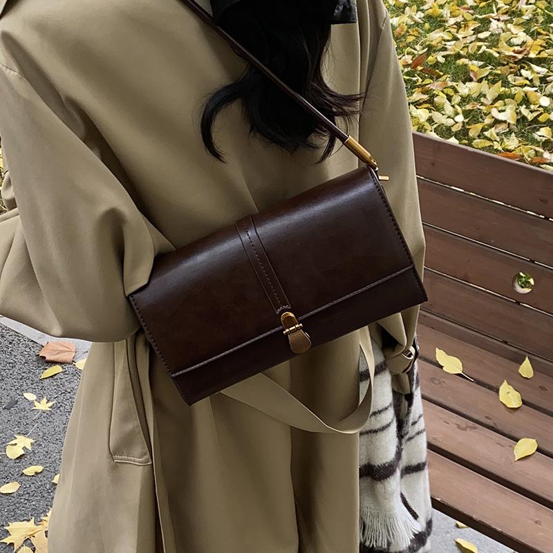 Underarm retro casual dumpling bag women 2025 autumn and winter new trend fashion shoulder bag niche design high sense