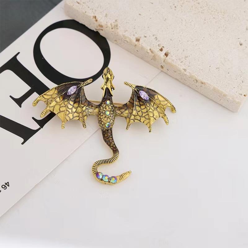 Broche Métal Dragon Simulation Créative Colorée Dessinée à la Main pour Femmes Hommes Épingles de Revers Élégantes Accessoires de Bijouterie Cadeau