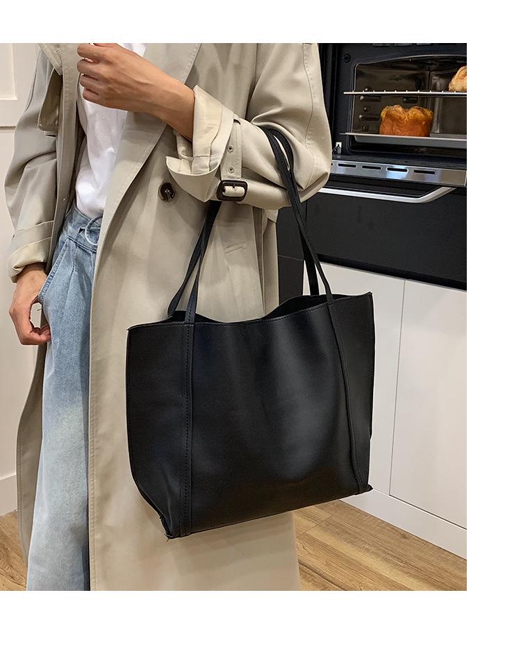 Autumn Women's Large Capacity Retro Commuter Tote - Versatile High-End Shoulder Bag