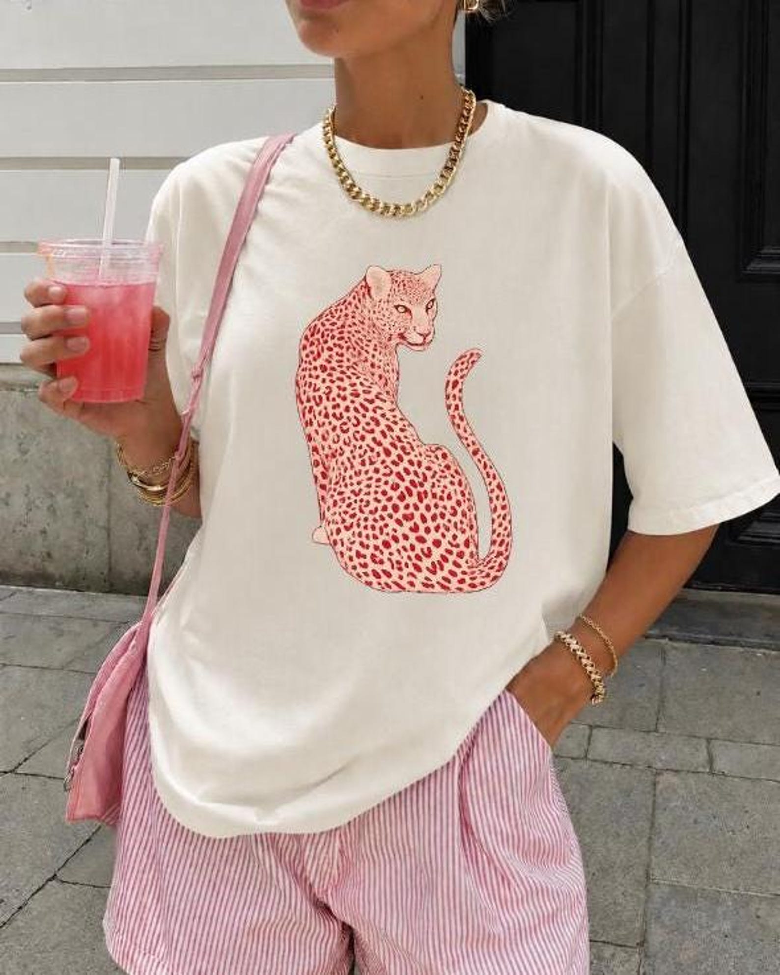 Pink Leopard T-Shirt, Leopard Graphic Comfort Colors T-Shirt, Tiger Shirt, Leo Shirt, Trendy Leopard Shirt, Trendy Animal Shirt XL