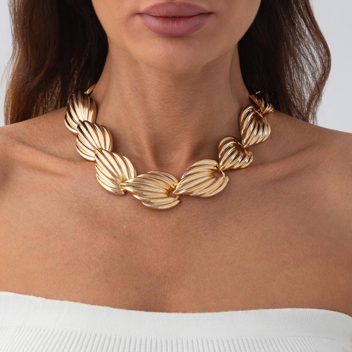 

Модное колье из ракушек, панк-металлическое колье