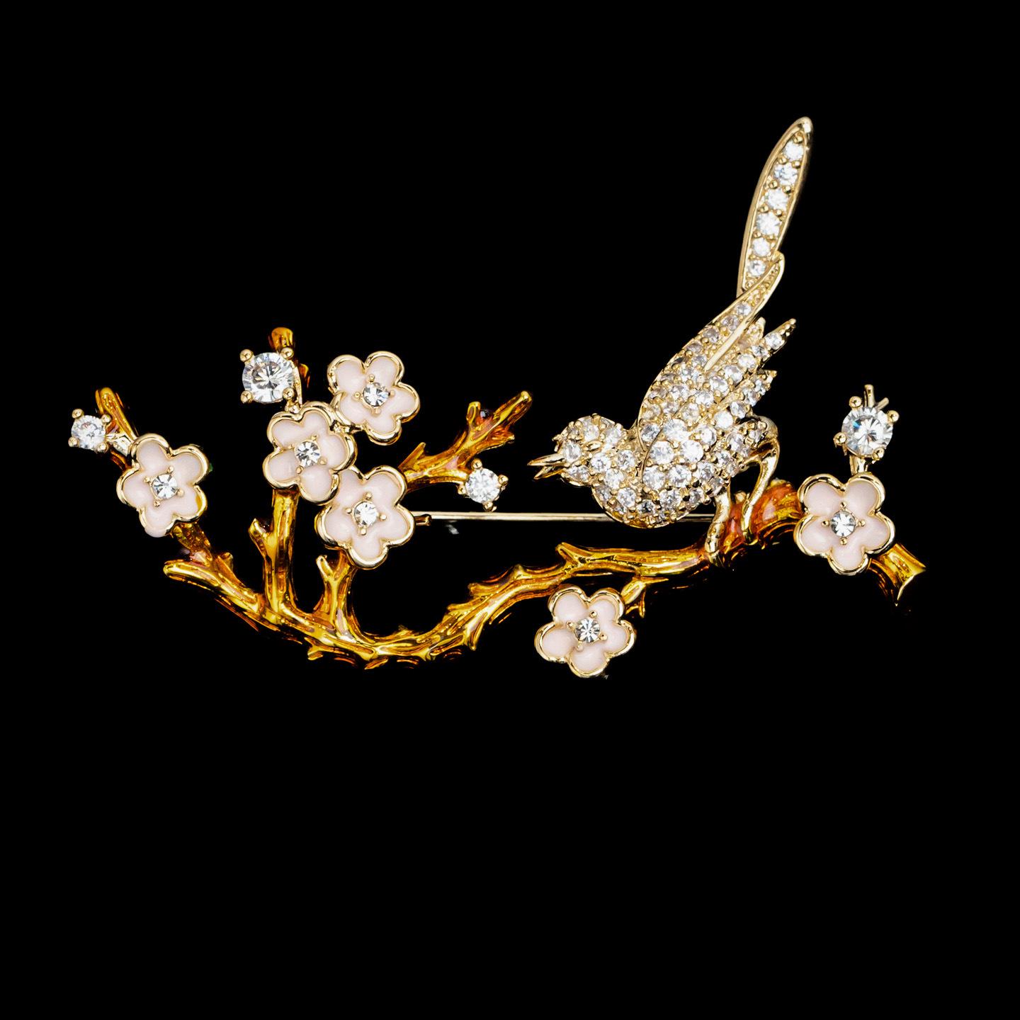 

Серебряная брошь «Сорока»: Ретро китайский стиль, гальванизированная золотая корсажная брошь