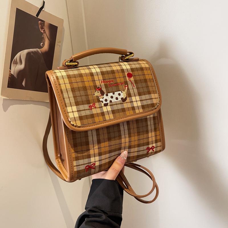 

Вишуканий жіночий рюкзак в академічному стилі 2024 новий універсальний плед високоякісна сумка на спині шкільний ранець через плече коричневий