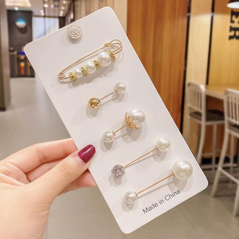 Κομψή καρφίτσα μέσης με μαργαριτάρι και καρφίτσα για γυναίκες