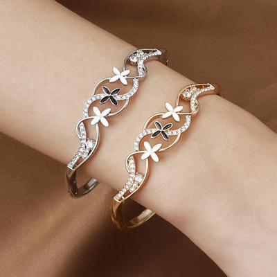 Women's European & American Rhinestone Enamel Bracelet - Elegant, Versatile & Stylish Bangle