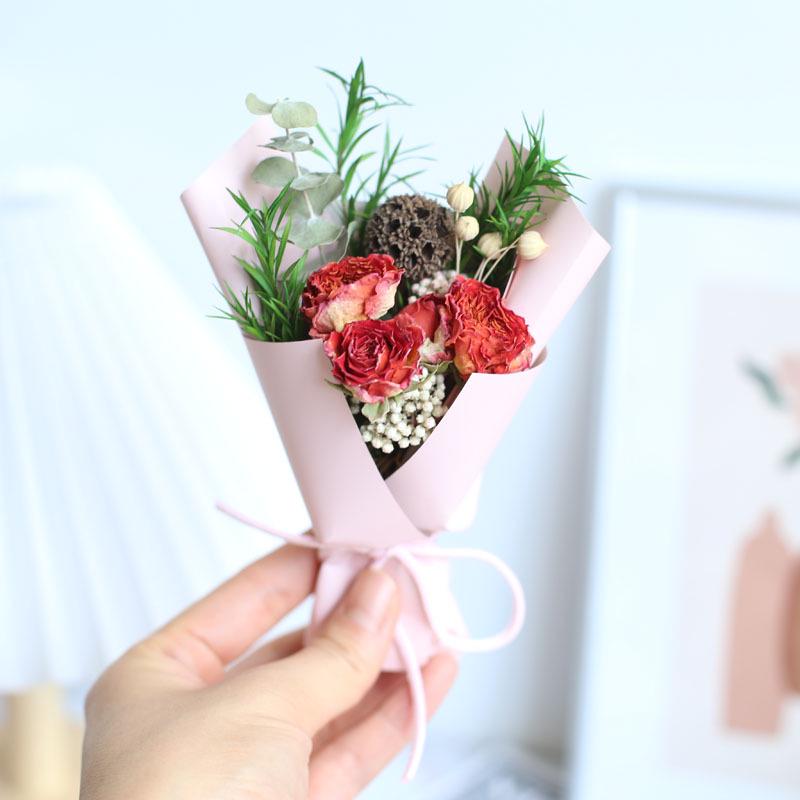 Mini Bouquet of Preserved Dried Flowers: Baby's Breath & Roses - Ideal for Parties, Festivals, Birthday Gifts, and Decorations