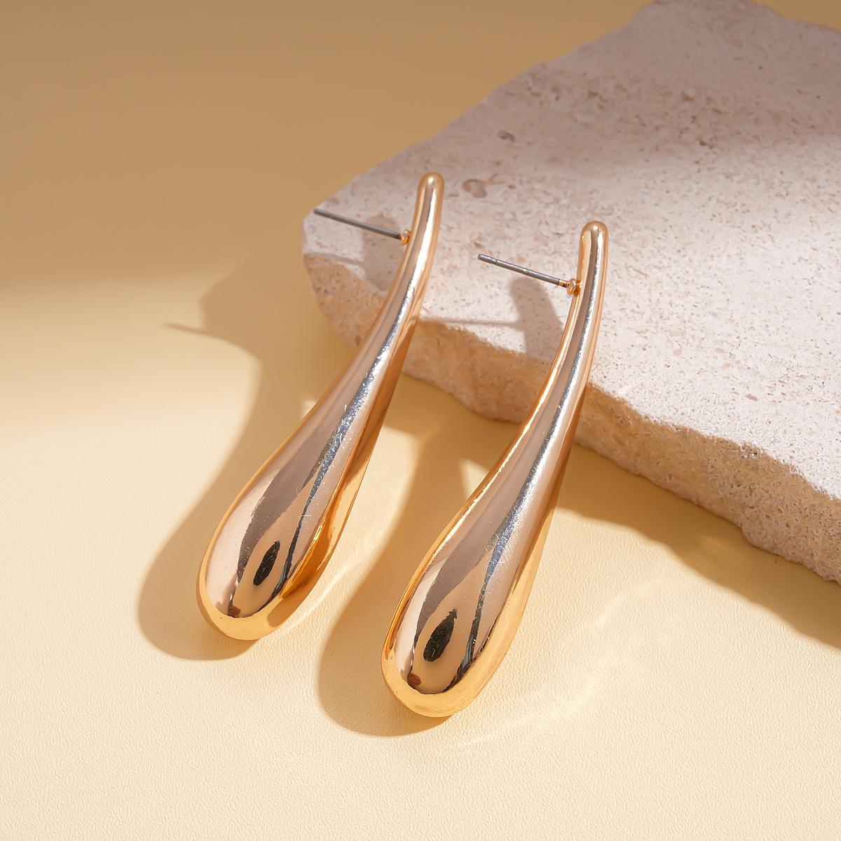 Персонализированные гладкие серебряные пусеты неправильной формы в виде капли воды преувеличенные нишевые серьги