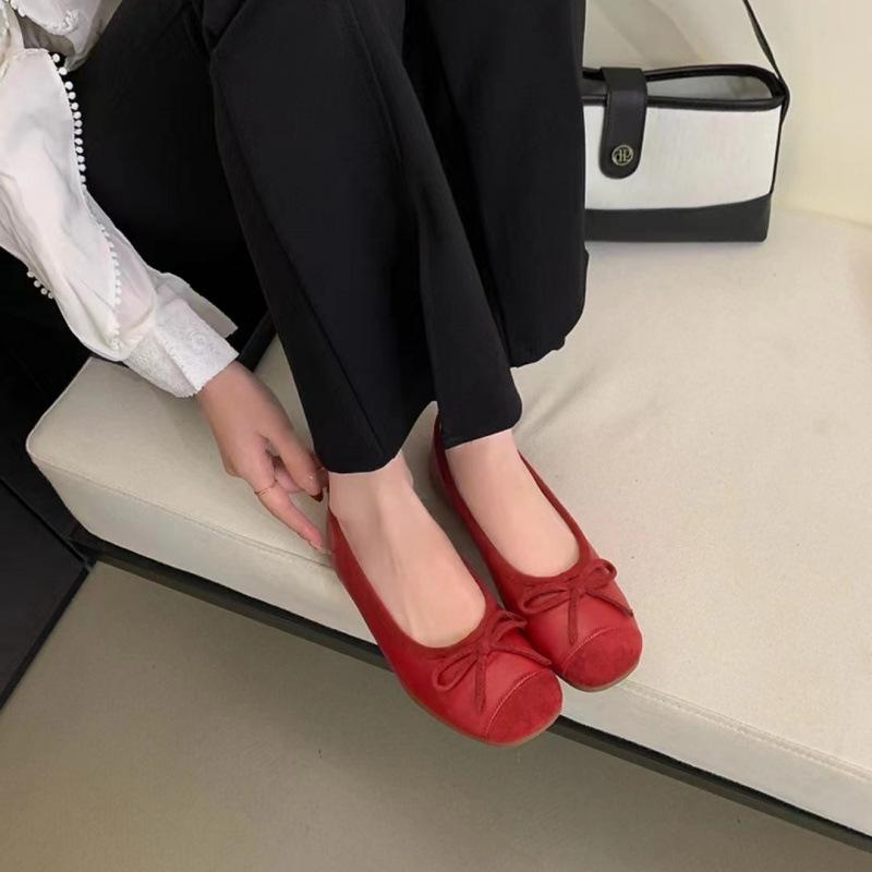Gentle ballet ladyshoes flat shoes French retro soft sole silver new Chinese red single shoes spring small fragrant wind women's shoes