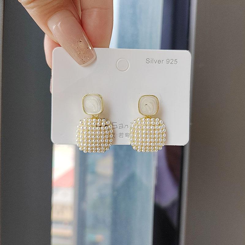 

Серьги Mori Super Fairy Geometric Pearl Earrings Серьги-гвоздики с геометрическим узором Super Fairy Design в стиле темперамент