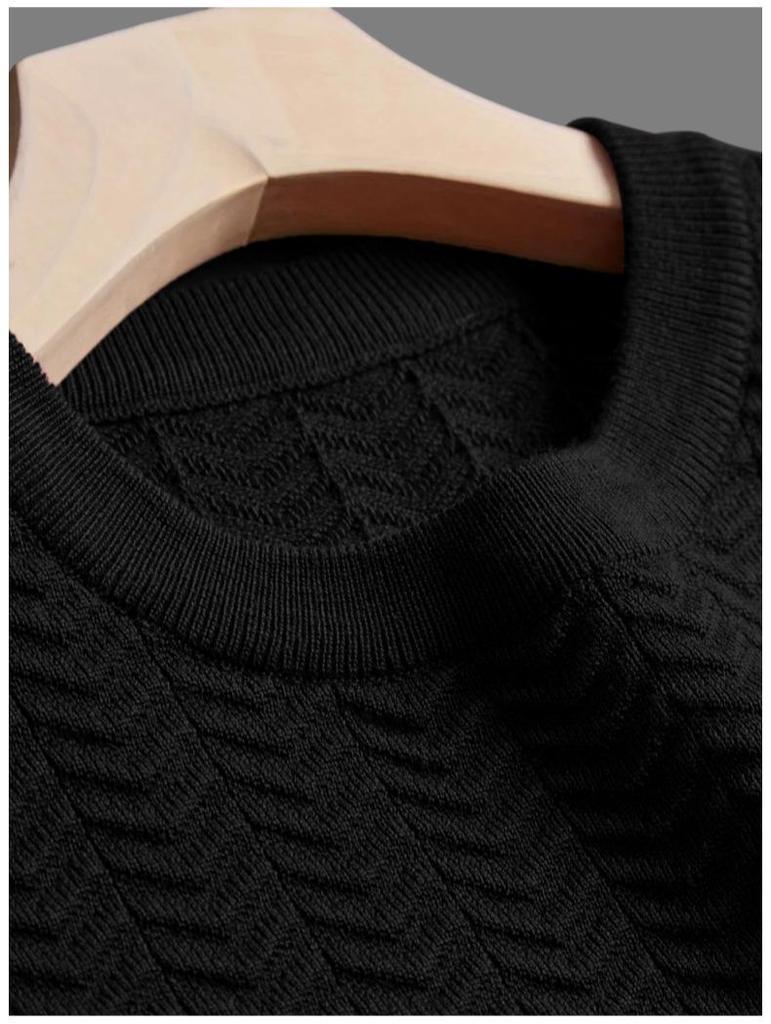 Italian Color-Block Men's Knit: Breathable Jacquard Texture, Loose Fit, Contrast Color, Round Neck, Short Sleeve.