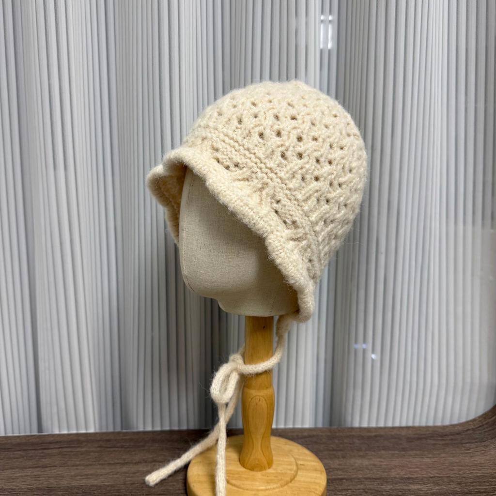 Japanese and Korean straps, sweet headgear, autumn and winter versatile face, small bucket hat, retro cute warm and windproof knitted hat