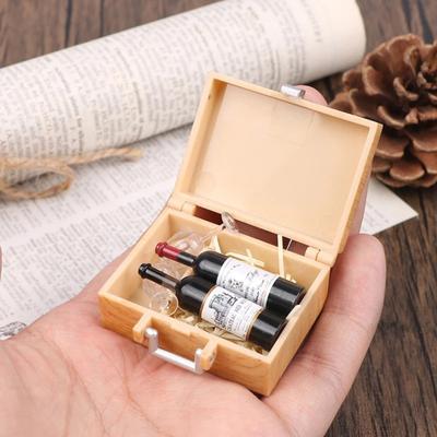 1 Set Mini Şarap Kutusu Minyatür Kırmızı Şarap Modelleri Gerçekçi Mini Şarap Şişeleri ve Bardakları Bebek Köşkü Minyatür Sahneler Mutfak Dekorasyonu İçin