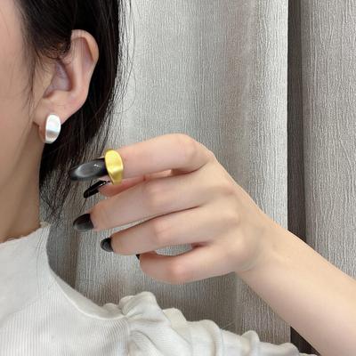 2024 Einzigartige Silber- & Gold Gebürstete Ohrringe: Leichter Luxus & High-End-Eleganz für Frauen