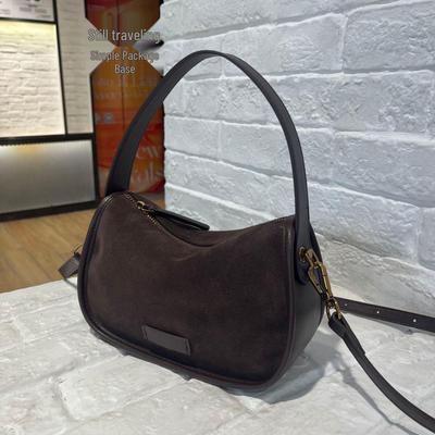 Matowa skórzana mała kwadratowa torba crossbody - damska vintage torebka z kolekcji Jesień/Zima 2025