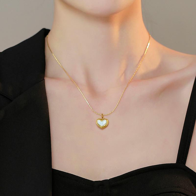 Female Collarbone Heart-shaped Minimalist Necklace