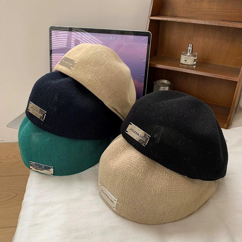 Béret en métal pour femme, saison respirante et petit visage, portant un chapeau vers l'avant, tour de tête japonais, chapeau noir tendance