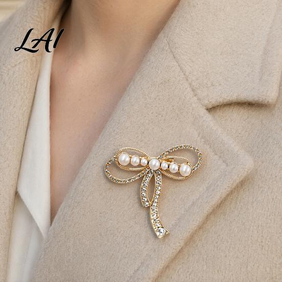Electroplated Brooch Bowknot Design Brooch Strong Buckle Fastening Pin with Faux Pearls Secure Clasp Rhinestones Electroplating Anti-Oxidation Badge