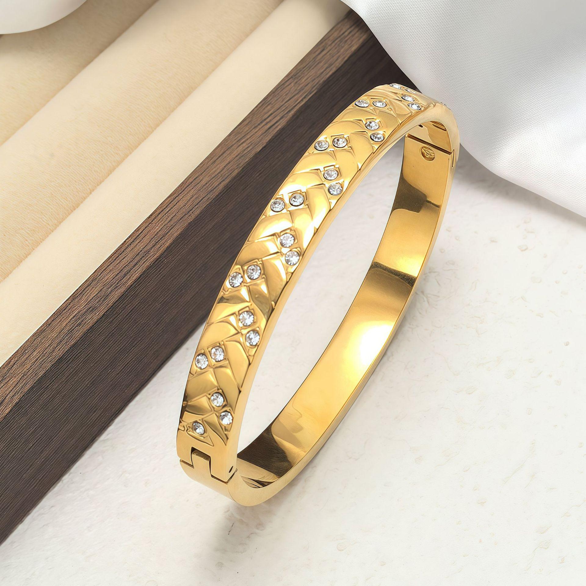 Вьетнамский браслет-песочница с золотым покрытием: Ретро ажурный медный браслет, модный и элегантный подарок.