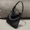 Borsa a secchiello casual in pelle bovina di primo strato, borsa tote minimalista di alta gamma, borsa in pelle versatile leggera e alla moda a spalla singola o diagonale