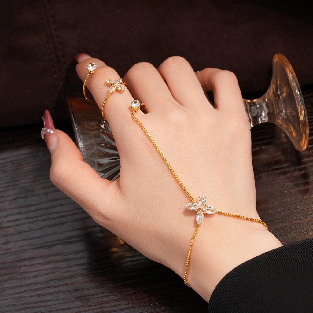 Light Luxury Cubic Zircon Flower Finger Bracelet for Women Elegant Boho Round Rhinestone Hand Chain Bangle Aesthetics Jewelry