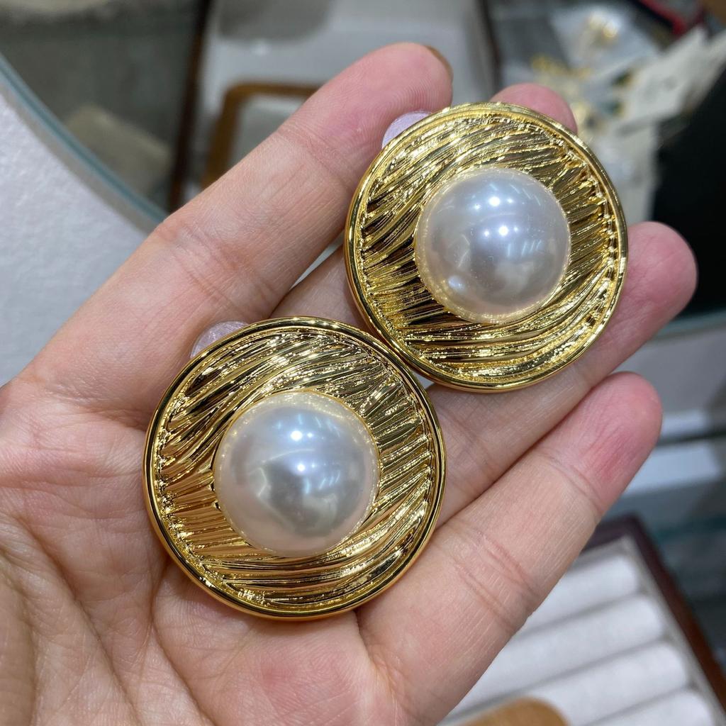 Wind Electroplated 22K Gold Texture Round Pearl Large Earrings Simple And Exaggerated High-End Ear-Sensitive Jewelry